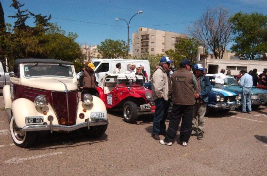 La prueba de regularidad fue ayer desde la capital hasta El Chaar y Plottier. 