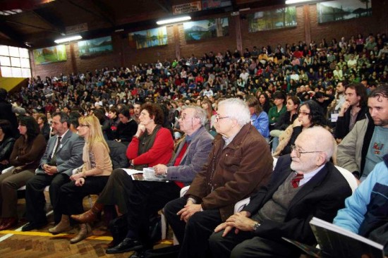 Muchos participantes argentinos y del exterior estn en la ciudad lacustre. 
