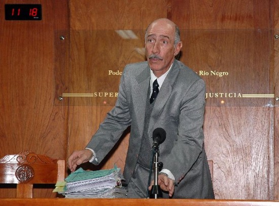 El voto del juez Gustavo Azpeita ratific el fallo condenatorio al padre demandado. 