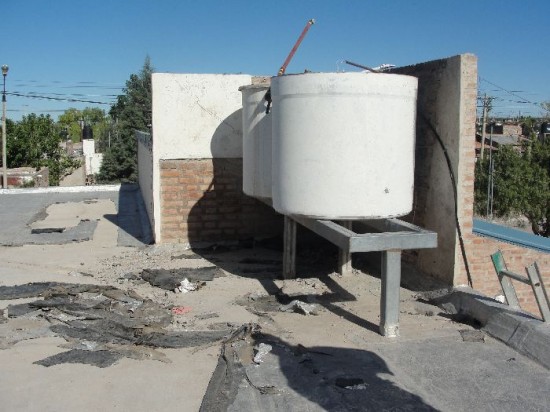 Dos veces robaron la conexin de agua. La primera fue por los caos de cobre. 