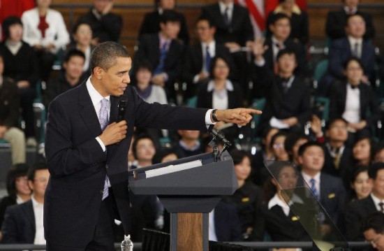 Aunque Obama no eludi ningn tema, fue muy cuidadoso en criticar a sus anfitriones y habl ante audiencias 