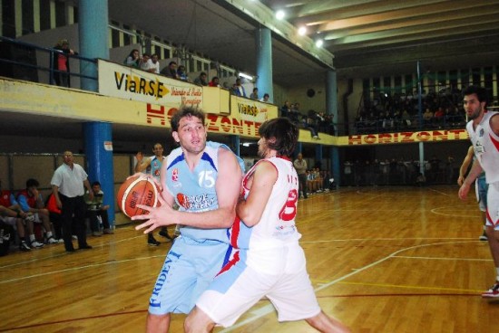 Gustavo Espaa, pieza clave de Newbery 