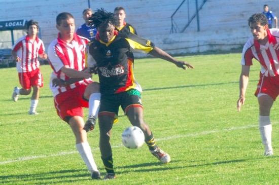 En la ida, Cruz del Sur venci a Independiente en Centenario con gol de Brun. 