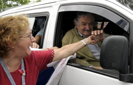 Segn los sondeos, Mujica se encamina a ratificar el triunfo que obtuvo el 25 de octubre. 
