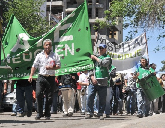 En la protesta particip cerca de un millar de personas. 