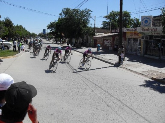 Apasionante. As fue el parcial en tierras petroleras, sin dudas el ms duro del clsico del ciclsimo nacional. 