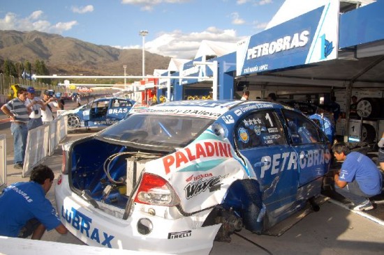 El Honda de Lpez termin daado luego de la jornada de ensayos. 