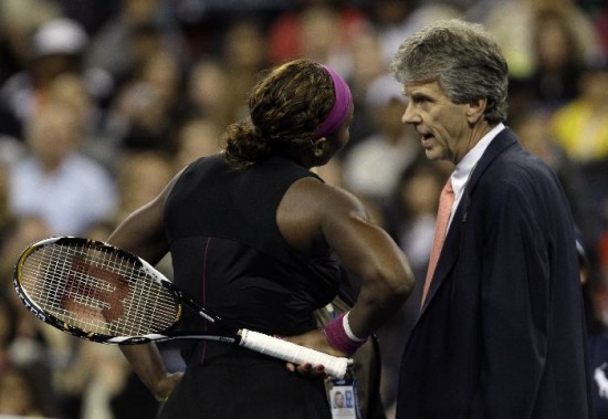 Serena se fue de boca en el US Open y la multaron. 