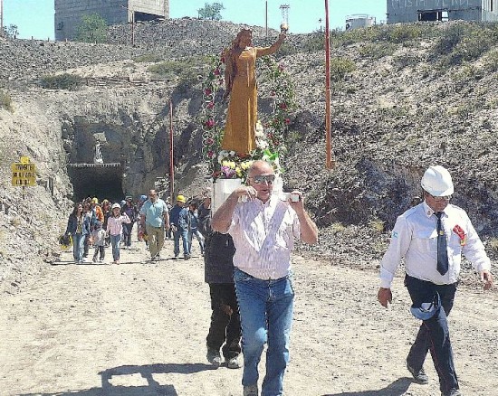Hubo una procesin en Sierra Grande para rendirle culto a la protectora de los mineros. 