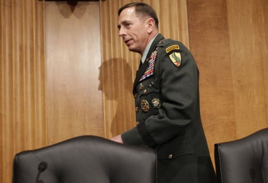 Petraeus advirti sobre Afganistn. 