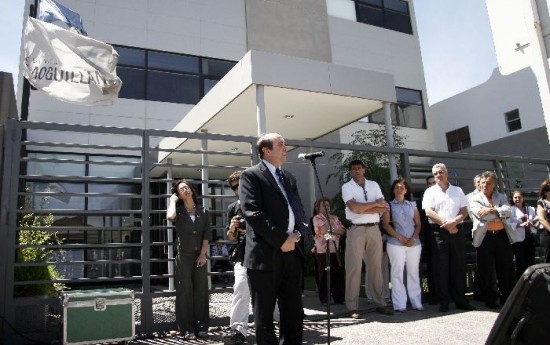 Moguillansky inaugura el flamante centro de salud. 