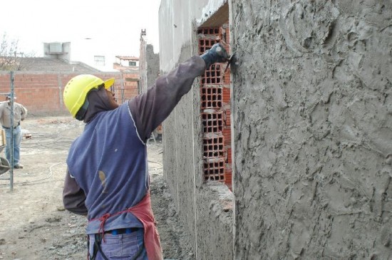 Las empresas constructoras pagarn un 65% menos de Ingresos Brutos en Ro Negro si se aprueba el proyecto impositivo para el 2010. 