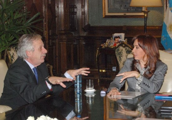En la ltima reunin de Saiz con la presidenta Cristina Fernndez se destrab el trmite de autorizacin para tomar el crdito. 