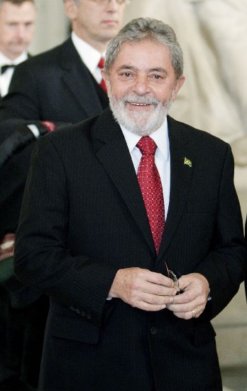 Da Silva elogi la actitud de sus ministros perseguidos por la dictadura. 