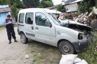 El impacto de la Kangoo fue frontal con una robusta pick up Chevrolet. 