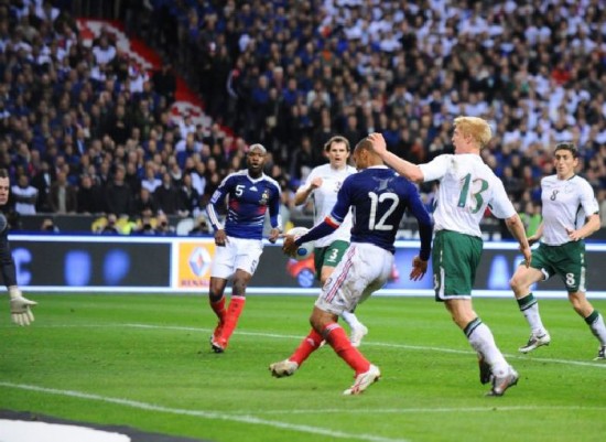 La jugada previa al gol de Francia ante Irlanda 