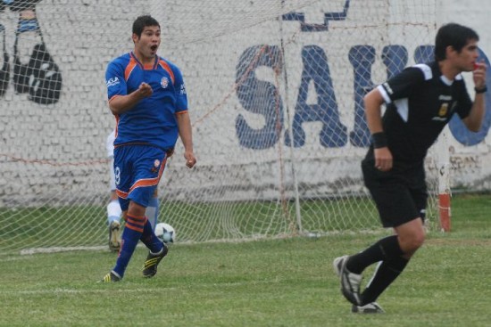 Se rumorea que el goleador Taborda no vuelve. 