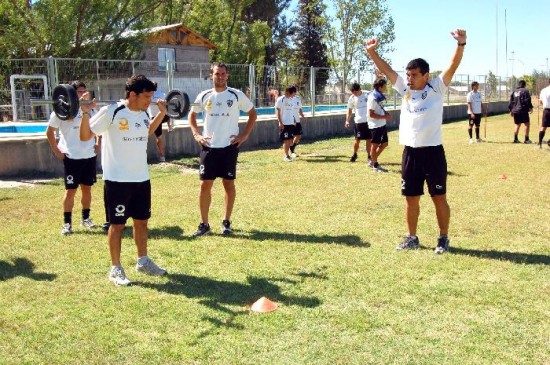 El plantel de Domingo Perilli volvi ayer a los trabajos. 