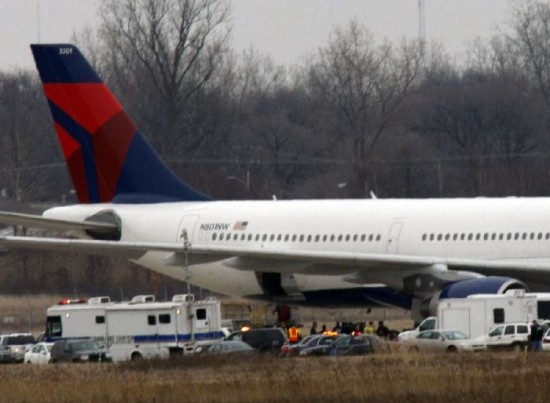 El vuelo 253 con destino en Detroit debi ser evacuado por temor a otro intento de derribar el avin. 