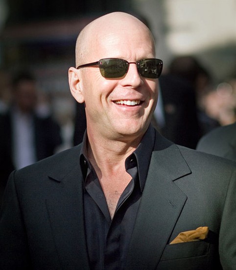 Bruce Willis llegar el 4 de enero para oficiar de DJ en una fiesta privada. 