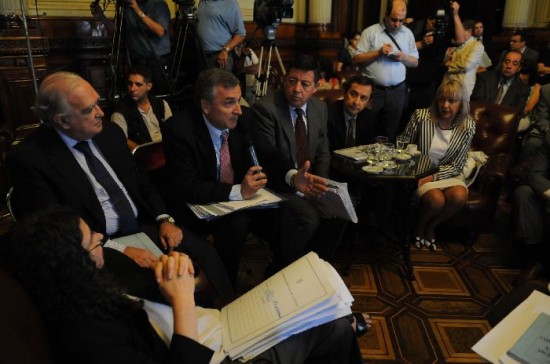 Morales, Gil Lavedra, integrantes de la Bicameral por la oposicin, anunciaron mayores controles a los decretos de Cristina. 