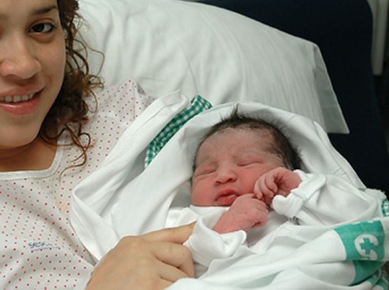 El primer beb nacido en el pas lo hizo a la hora 0 en Buenos Aires. 