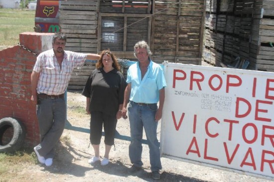 Los hermanos lvarez quieren que la provincia normalice trmites de propiedad. 