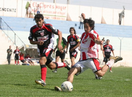 Sambueza quiere jugar en Petrolero. 