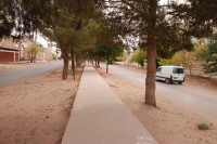 La pelea comenz dentro del local y termin en el bulevar ubicado enfrente. El joven sufri gravsimas lesiones, sobre todo en el crneo. 