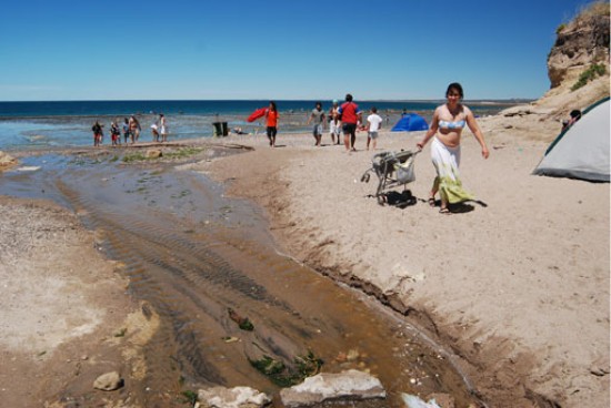 Imagen del recorrido de los lquidos cloacales hacia la costa. Foto: Martn Brunella. (agencia San Antonio)