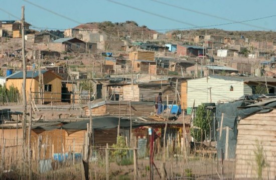 La mayor cantidad de los neuquinos vive en el oeste de la ciudad, donde los servicios presentan ms problemas que en el resto. 