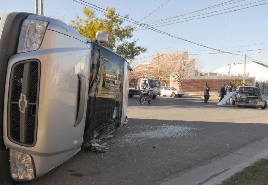 En el 2005 hubo 8.000 accidentes en calles y rutas de la provincia. El ao pasado, la mitad. 