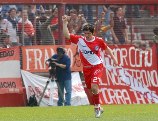 Gabriel Hauche dej La Paternal y desde ayer es jugador de Racing. 