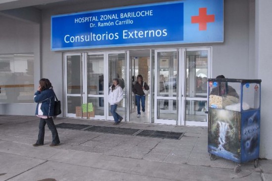La situacin econmica e institucional mantiene el hospital al borde del colapso. Por mes llegan 800.000 pesos y demandan 1,2 millones. 