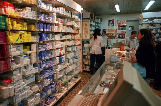 El gobierno nacional instrument un programa para rebajar el precio de 600 medicamentos, previo acuerdo con los laboratorios. 
