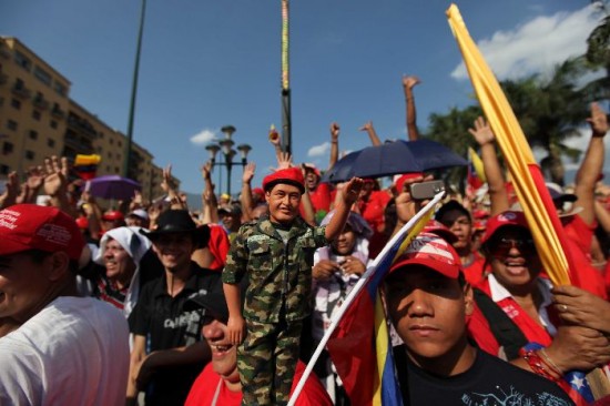 Los venezolanos estn divididos. Unos temen que el gobierno se radicalice an ms; otros, perder lo que aseguran haber conseguido. 