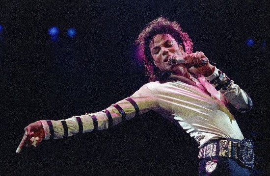 En el libro, Michael Jackson aparece escandalizado por la lascivia de Madonna. 