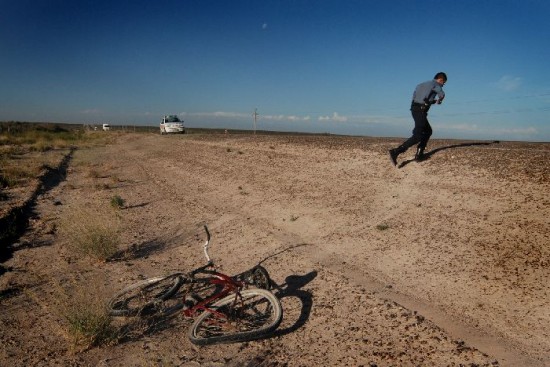 La bicicleta qued tirada a orillas de la ruta, al igual que su infortunado ocupante. 