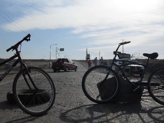 Las personas que viven en la zona rural o de 25 de Mayo viejo pueden transitar sin problemas. 