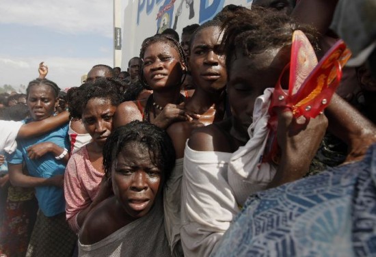 Las epidemias suman angustia a la poblacin haitiana. Habr vacunacin masiva a los nios. 