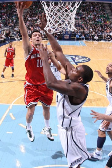 Delfino concret otra gran actuacin en la NBA y tuvo la responsabilidad de definir el juego, pero fall. 