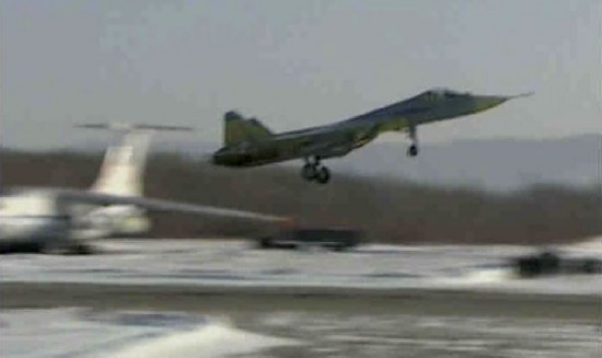 Mosc realiz con total xito el vuelo de prueba de su caza, competencia del norteamericano F-22 Raptor. 