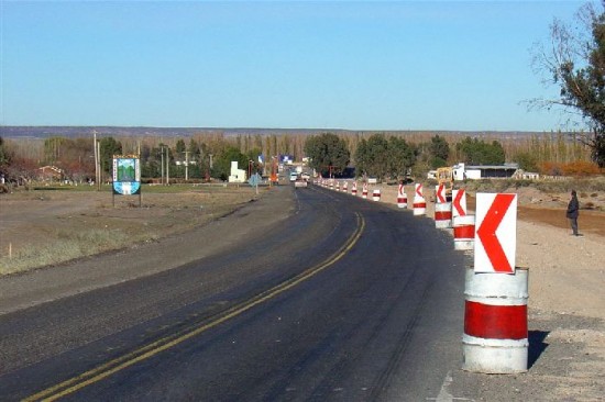 Las obras sobre los 23 kilmetros de la Ruta 22 iban a terminar en abril, pero los trabajos avanzan ms lento que lo previsto. 