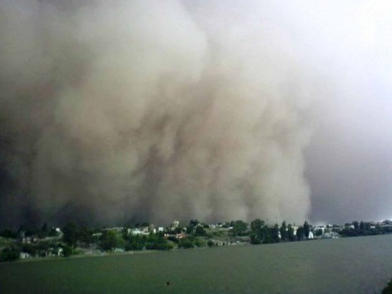 Las tormentas de arena generan problemas de salud y afectarn el turismo en la comarca Viedma-Patagones. 