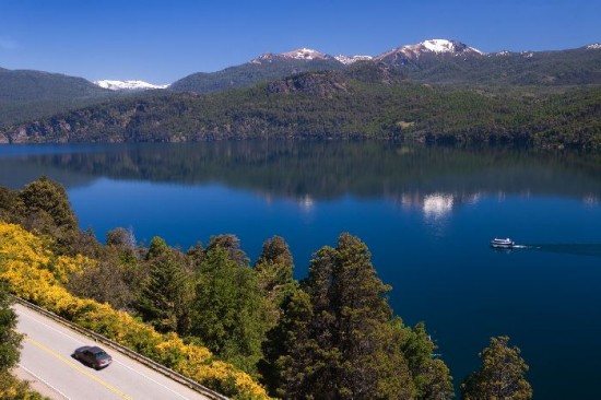 El lago Lcar, que da a San Martn de los Andes un marco de inigualable belleza. 