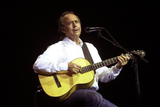 Joan Manuel Serrat sale de gira con su nuevo disco y slo cantar las canciones basadas en los poemas de Miguel Hernndez. 